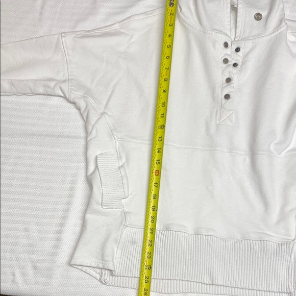 BUCKETLIST Sweatshirt Quarter Snap Ribbed Detail Front Pocket White Size Medium - Picture 4 of 11